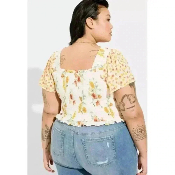 Torrid Warm Sunset Floral Smocked Flutter Sleeve Crop Top 1 (1x) EUC - Picture 6 of 15